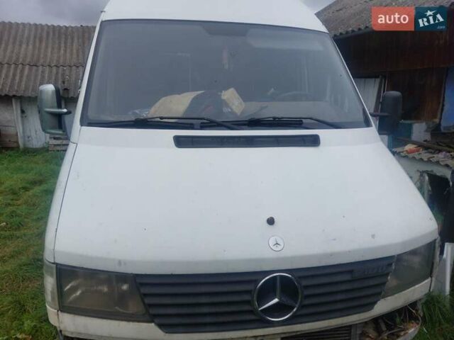 Белый Мерседес Sprinter, объемом двигателя 0 л и пробегом 1000 тыс. км за 6000 $, фото 3 на Automoto.ua