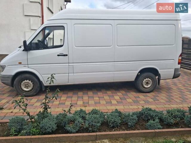 Белый Мерседес Sprinter, объемом двигателя 3 л и пробегом 398 тыс. км за 9500 $, фото 9 на Automoto.ua