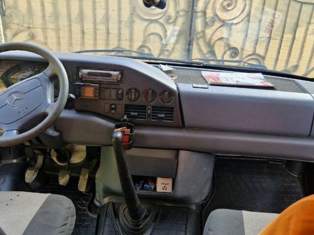 Белый Мерседес Sprinter, объемом двигателя 2.9 л и пробегом 100 тыс. км за 10800 $, фото 10 на Automoto.ua