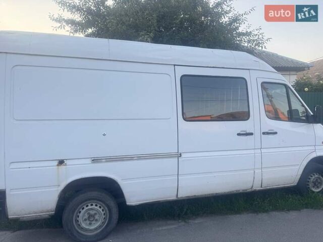 Белый Мерседес Sprinter, объемом двигателя 2.3 л и пробегом 300 тыс. км за 3500 $, фото 3 на Automoto.ua