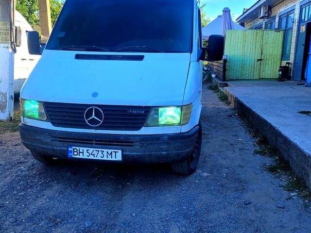 Білий Мерседес Sprinter, об'ємом двигуна 2.9 л та пробігом 700 тис. км за 5500 $, фото 1 на Automoto.ua