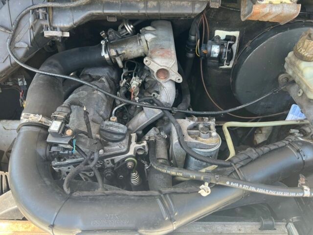 Белый Мерседес Sprinter, объемом двигателя 2.9 л и пробегом 600 тыс. км за 2000 $, фото 5 на Automoto.ua