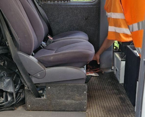 Белый Мерседес Sprinter, объемом двигателя 2.9 л и пробегом 100 тыс. км за 10800 $, фото 8 на Automoto.ua