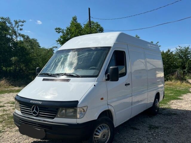 Белый Мерседес Sprinter, объемом двигателя 2.9 л и пробегом 600 тыс. км за 2000 $, фото 4 на Automoto.ua