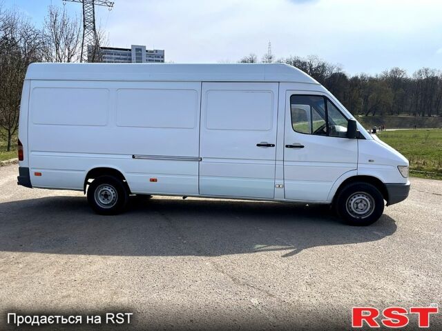 Белый Мерседес Sprinter, объемом двигателя 2.9 л и пробегом 832 тыс. км за 10500 $, фото 8 на Automoto.ua