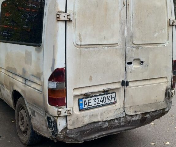 Мерседес Sprinter 1998 у Хмельницькому на Automoto.ua Білий Мерседес Sprinter, об'ємом двигуна 2.9 л та пробігом 750 тис. км за 3500 $, фото 4 на Automoto.ua