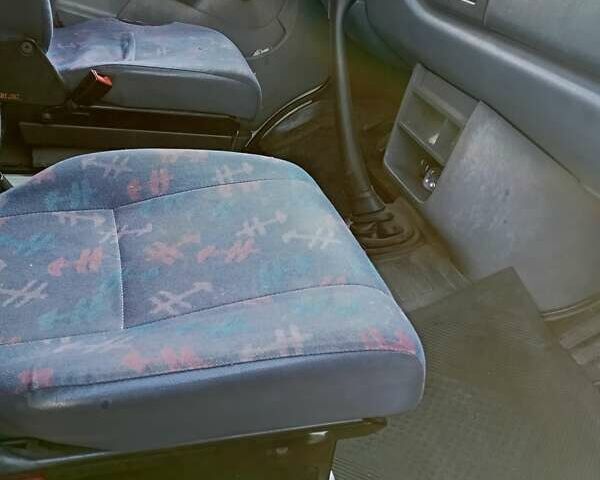 Белый Мерседес Sprinter, объемом двигателя 2.3 л и пробегом 200 тыс. км за 6000 $, фото 6 на Automoto.ua