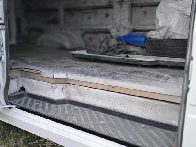 Мерседес Sprinter 1998 в Запорожье на Automoto.ua Белый Мерседес Sprinter, объемом двигателя 0 л и пробегом 35 тыс. км за 4900 $, фото 6 на Automoto.ua