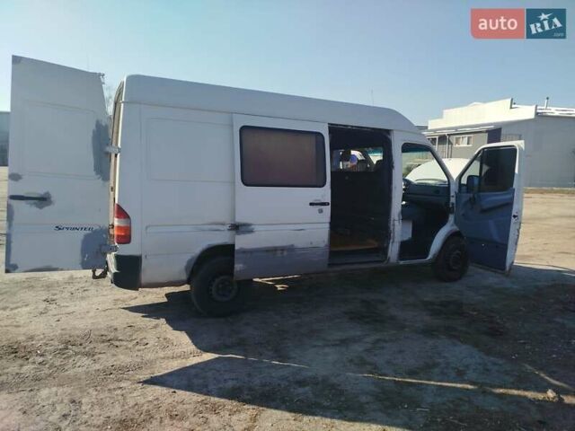 Белый Мерседес Sprinter, объемом двигателя 2.87 л и пробегом 367 тыс. км за 5000 $, фото 2 на Automoto.ua