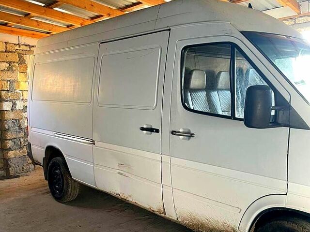 Белый Мерседес Sprinter, объемом двигателя 2.9 л и пробегом 600 тыс. км за 5000 $, фото 4 на Automoto.ua