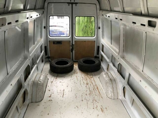 Белый Мерседес Sprinter, объемом двигателя 2.9 л и пробегом 550 тыс. км за 2800 $, фото 12 на Automoto.ua