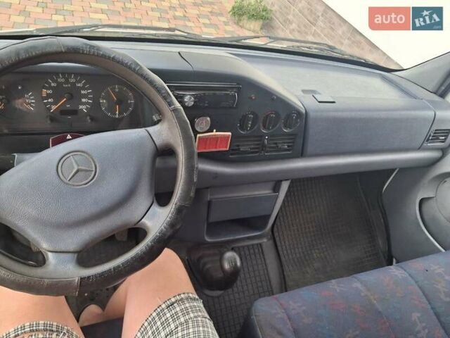 Белый Мерседес Sprinter, объемом двигателя 3 л и пробегом 398 тыс. км за 9500 $, фото 4 на Automoto.ua