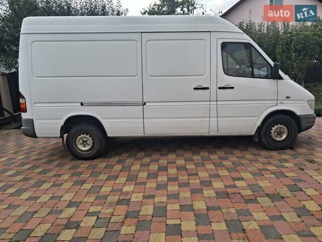 Белый Мерседес Sprinter, объемом двигателя 3 л и пробегом 398 тыс. км за 9500 $, фото 3 на Automoto.ua
