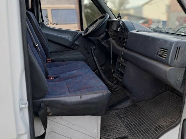 Мерседес Sprinter 1998 в Запорожье на Automoto.ua Белый Мерседес Sprinter, объемом двигателя 0 л и пробегом 35 тыс. км за 4900 $, фото 5 на Automoto.ua