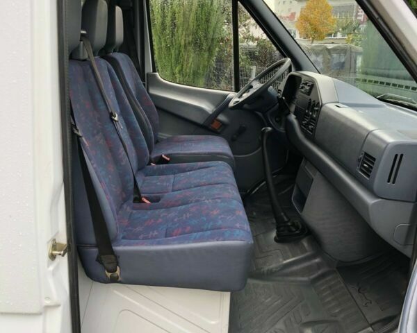 Белый Мерседес Sprinter, объемом двигателя 2.9 л и пробегом 550 тыс. км за 2800 $, фото 2 на Automoto.ua