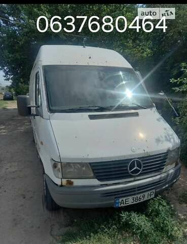 Белый Мерседес Sprinter, объемом двигателя 2.87 л и пробегом 700 тыс. км за 3200 $, фото 1 на Automoto.ua