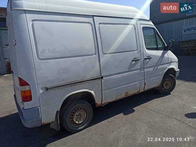 Белый Мерседес Sprinter, объемом двигателя 2.3 л и пробегом 700 тыс. км за 4500 $, фото 10 на Automoto.ua