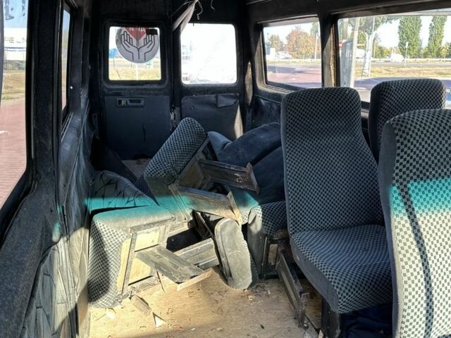 Белый Мерседес Sprinter, объемом двигателя 2.9 л и пробегом 150 тыс. км за 2600 $, фото 9 на Automoto.ua