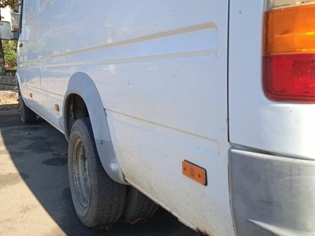 Білий Мерседес Sprinter, об'ємом двигуна 2 л та пробігом 356 тис. км за 2044 $, фото 3 на Automoto.ua