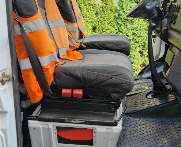 Белый Мерседес Sprinter, объемом двигателя 2.9 л и пробегом 100 тыс. км за 10800 $, фото 13 на Automoto.ua