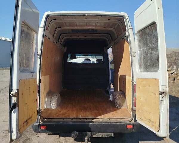 Белый Мерседес Sprinter, объемом двигателя 2.87 л и пробегом 367 тыс. км за 5000 $, фото 5 на Automoto.ua