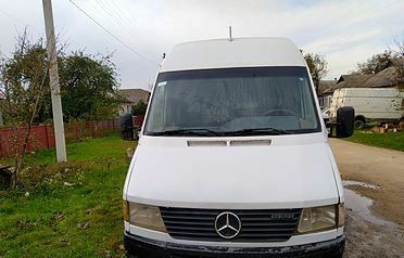 Белый Мерседес Sprinter, объемом двигателя 3 л и пробегом 40 тыс. км за 190000 $, фото 3 на Automoto.ua