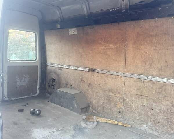 Белый Мерседес Sprinter, объемом двигателя 2.3 л и пробегом 300 тыс. км за 3500 $, фото 5 на Automoto.ua