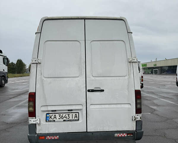 Белый Мерседес Sprinter, объемом двигателя 2.3 л и пробегом 500 тыс. км за 7400 $, фото 3 на Automoto.ua