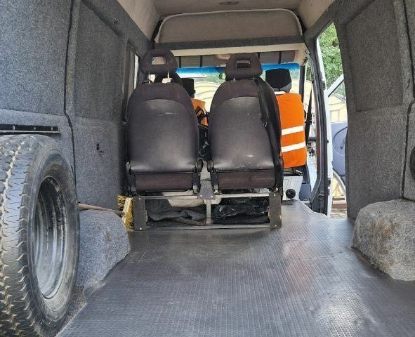 Белый Мерседес Sprinter, объемом двигателя 2.9 л и пробегом 100 тыс. км за 10800 $, фото 14 на Automoto.ua