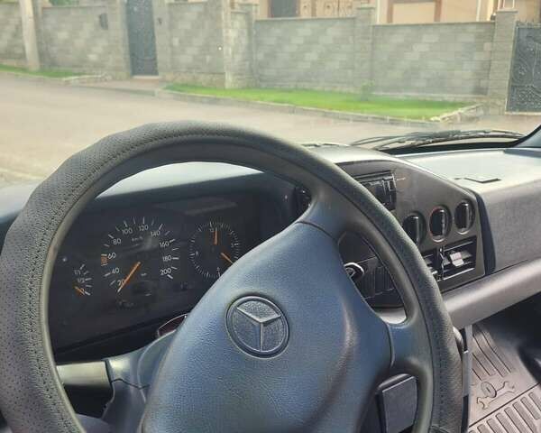 Белый Мерседес Sprinter, объемом двигателя 2.9 л и пробегом 540 тыс. км за 7000 $, фото 7 на Automoto.ua