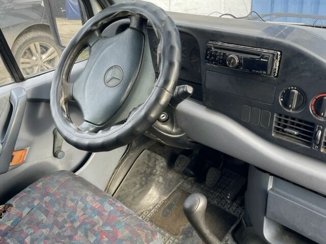 Белый Мерседес Sprinter, объемом двигателя 2.5 л и пробегом 200 тыс. км за 2835 $, фото 7 на Automoto.ua