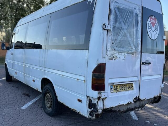 Белый Мерседес Sprinter, объемом двигателя 2.9 л и пробегом 150 тыс. км за 2600 $, фото 5 на Automoto.ua