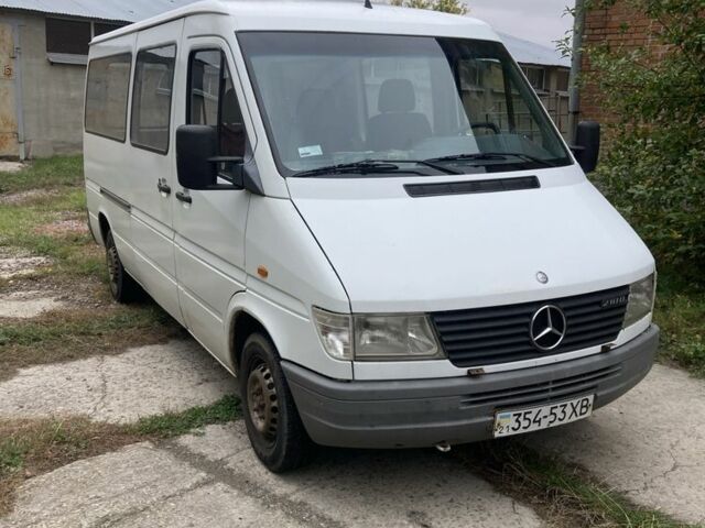 Белый Мерседес Sprinter, объемом двигателя 0 л и пробегом 400 тыс. км за 4500 $, фото 1 на Automoto.ua