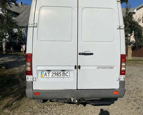 Білий Мерседес Sprinter, об'ємом двигуна 2.87 л та пробігом 400 тис. км за 7100 $, фото 3 на Automoto.ua