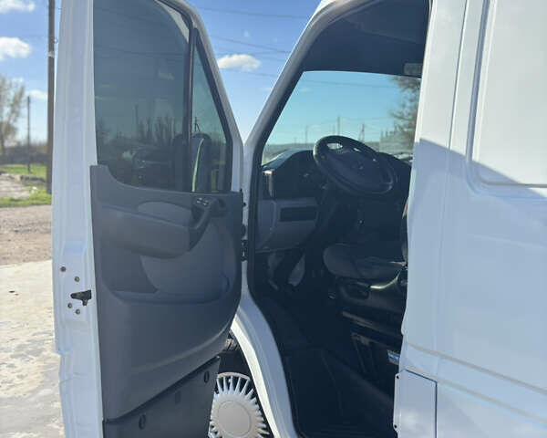 Білий Мерседес Sprinter, об'ємом двигуна 2.87 л та пробігом 670 тис. км за 5700 $, фото 7 на Automoto.ua