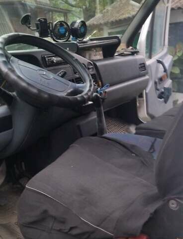 Белый Мерседес Sprinter, объемом двигателя 2.87 л и пробегом 480 тыс. км за 5300 $, фото 4 на Automoto.ua