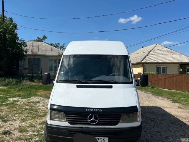 Белый Мерседес Sprinter, объемом двигателя 2.9 л и пробегом 600 тыс. км за 2000 $, фото 9 на Automoto.ua