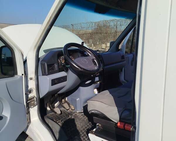 Белый Мерседес Sprinter, объемом двигателя 2.87 л и пробегом 367 тыс. км за 5000 $, фото 11 на Automoto.ua