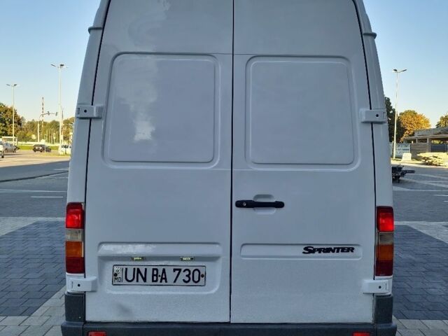 Белый Мерседес Sprinter, объемом двигателя 2.9 л и пробегом 550 тыс. км за 2300 $, фото 9 на Automoto.ua