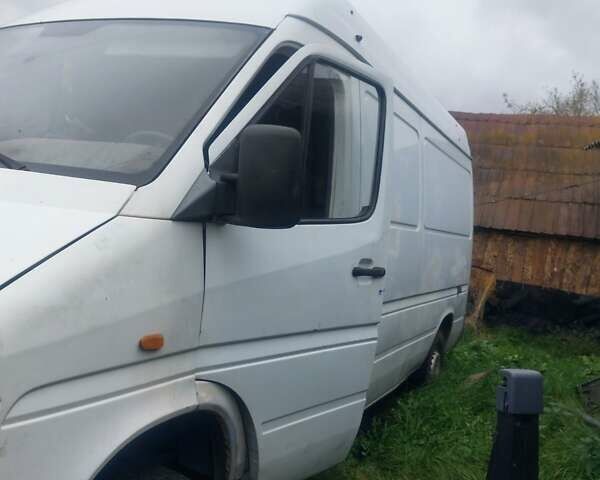 Белый Мерседес Sprinter, объемом двигателя 0 л и пробегом 1000 тыс. км за 6000 $, фото 4 на Automoto.ua