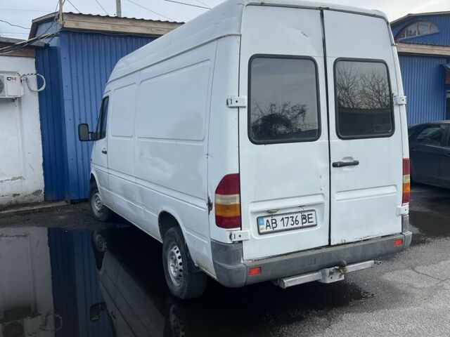 Белый Мерседес Sprinter, объемом двигателя 2.5 л и пробегом 200 тыс. км за 2835 $, фото 6 на Automoto.ua