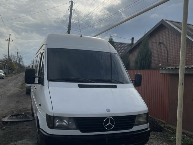 Белый Мерседес Sprinter, объемом двигателя 0.29 л и пробегом 340 тыс. км за 5000 $, фото 1 на Automoto.ua