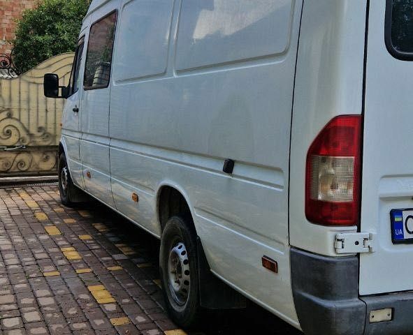 Белый Мерседес Sprinter, объемом двигателя 2.9 л и пробегом 100 тыс. км за 10800 $, фото 4 на Automoto.ua