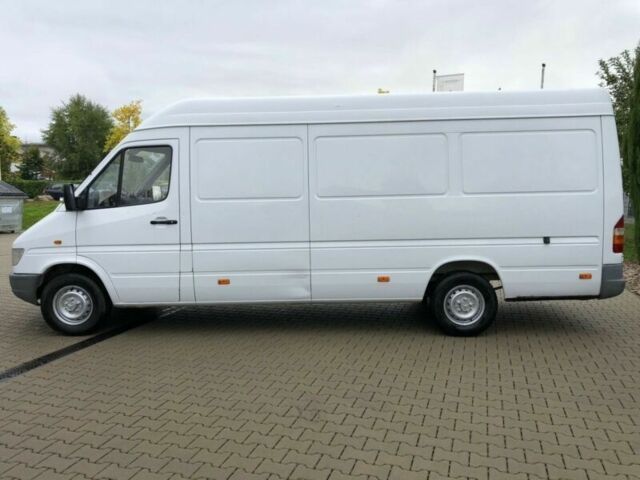 Белый Мерседес Sprinter, объемом двигателя 2.9 л и пробегом 550 тыс. км за 2800 $, фото 5 на Automoto.ua