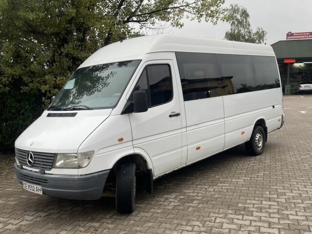 Белый Мерседес Sprinter, объемом двигателя 2.9 л и пробегом 562 тыс. км за 6000 $, фото 1 на Automoto.ua