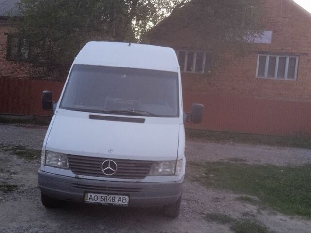 Білий Мерседес Sprinter, об'ємом двигуна 2.9 л та пробігом 600 тис. км за 4200 $, фото 2 на Automoto.ua