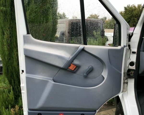 Белый Мерседес Sprinter, объемом двигателя 2.9 л и пробегом 550 тыс. км за 2800 $, фото 10 на Automoto.ua