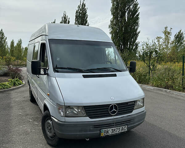 Белый Мерседес Sprinter, объемом двигателя 2.9 л и пробегом 540 тыс. км за 6700 $, фото 1 на Automoto.ua