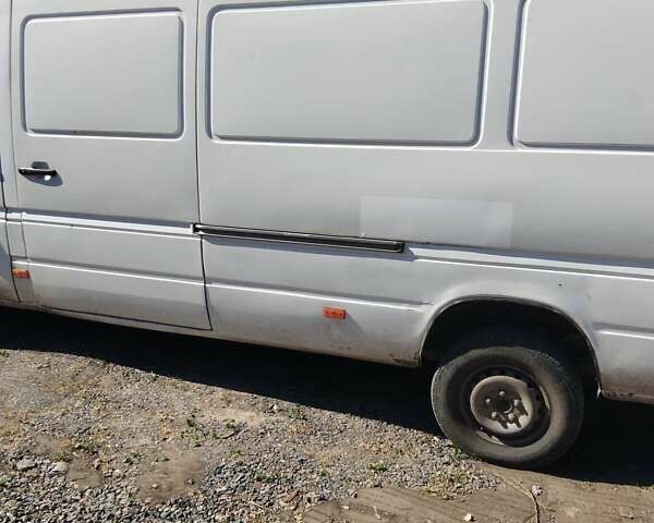 Белый Мерседес Sprinter, объемом двигателя 0 л и пробегом 450 тыс. км за 7000 $, фото 1 на Automoto.ua