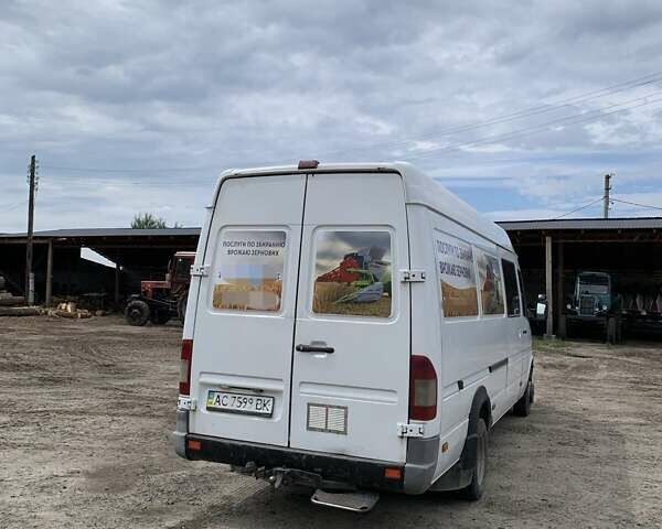 Белый Мерседес Sprinter, объемом двигателя 2.9 л и пробегом 370 тыс. км за 7000 $, фото 2 на Automoto.ua